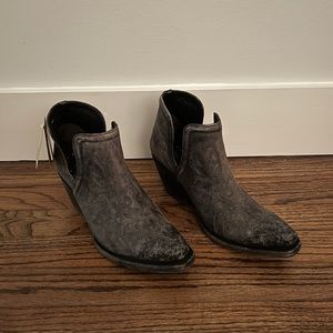 Ariat Distressed Black Dixon Boots